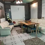 номер в доме у моря с бассейном בית הארחה