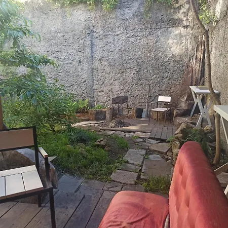 номер в доме у моря с бассейном Guest house