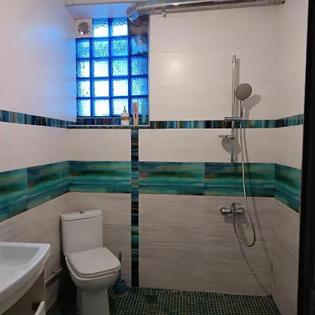 номер в доме у моря с бассейном Guest house