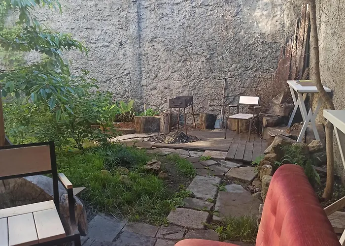 номер в доме у моря с бассейном Guest house