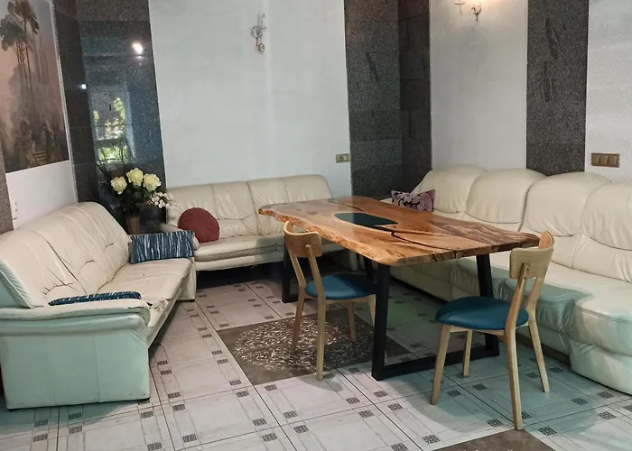 номер в доме у моря с бассейном Guest house