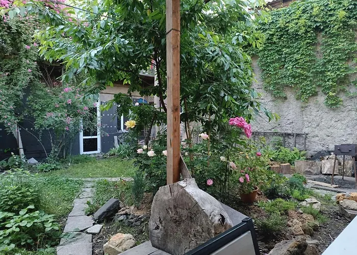 номер в доме у моря с бассейном Odessza